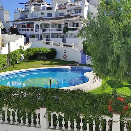 Stylish 4 Bedroom With Private Pool 네르하