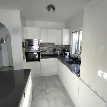Stylish 4 Bedroom With Private Pool * 네르하
