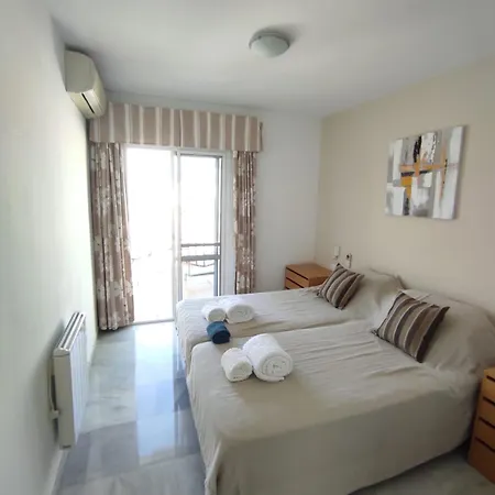 Stylish 4 Bedroom With Private Pool