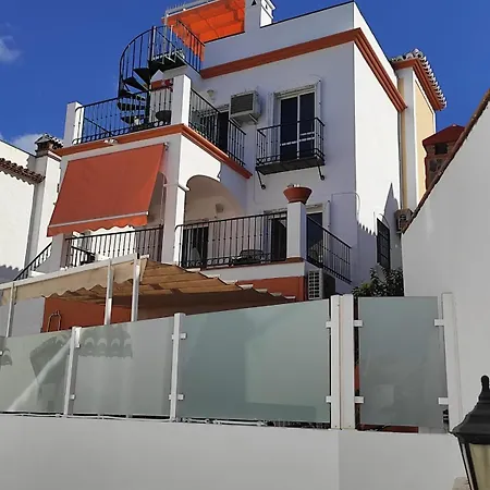 빌라 Stylish 4 Bedroom With Private Pool