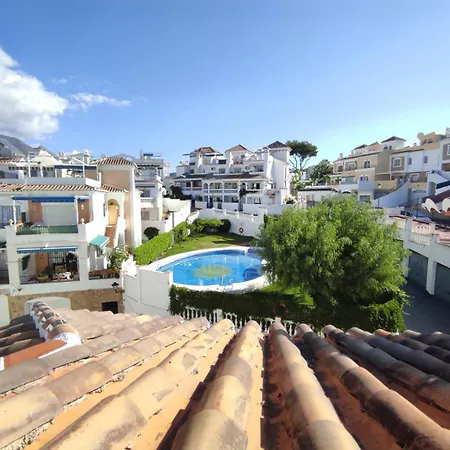 Stylish 4 Bedroom With Private Pool 네르하